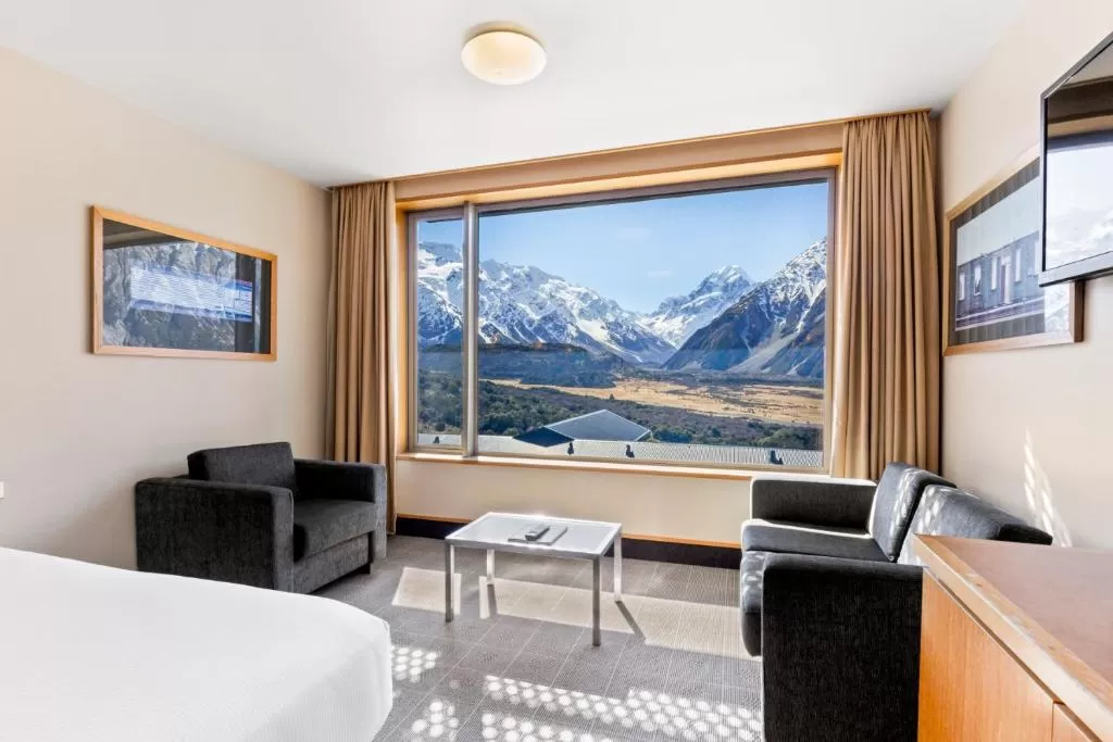 images/tour/11621585726Hermitage Hotel Mount Cook1